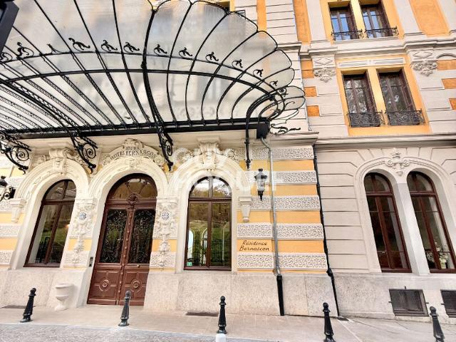 Grand studio T1 bis meublé avec coin cuisine et nuit séparé