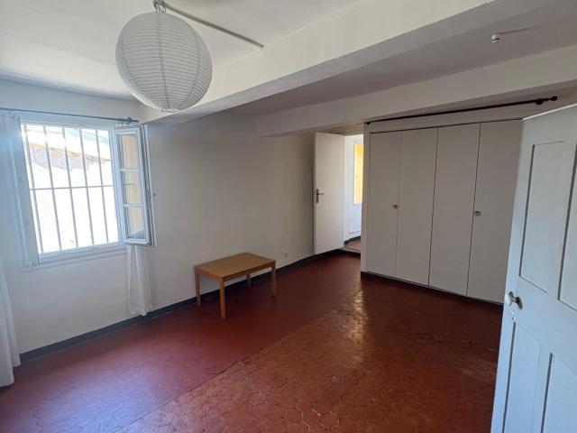 GRAND STUDIO/ T1 RUE MAZARINE CALME HOTEL PARTICULIER