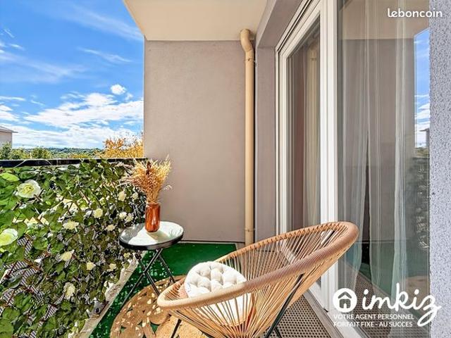 Grand studio / T2, balcon et parking privé
