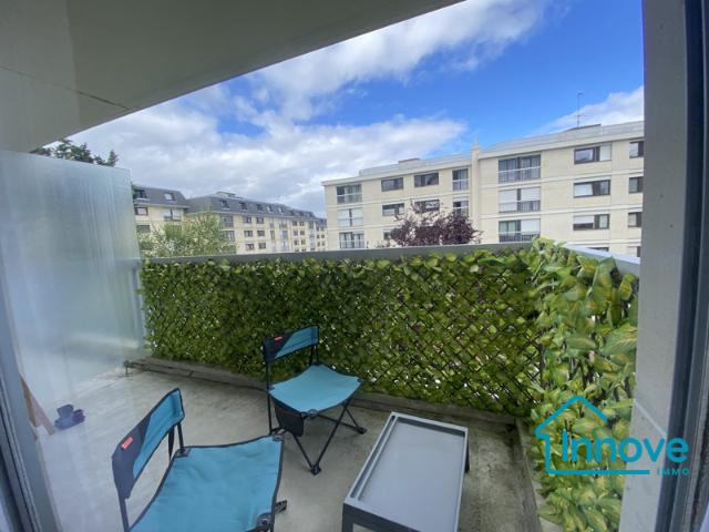 Grand studio Versailles avec balcon