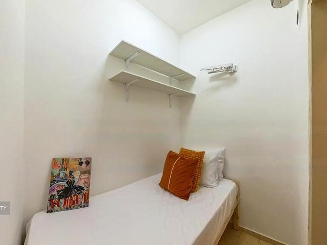 Grandeur 8 D20, Condominium
