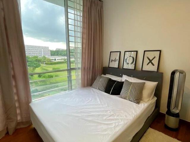 Grandeur 8 D20, Condominium