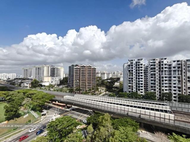 Grandeur Park Residences D16, Condominium