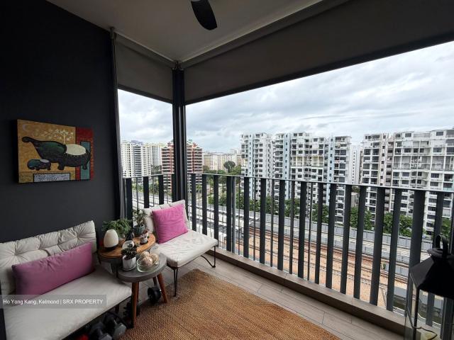 Grandeur Park Residences D16, Condominium