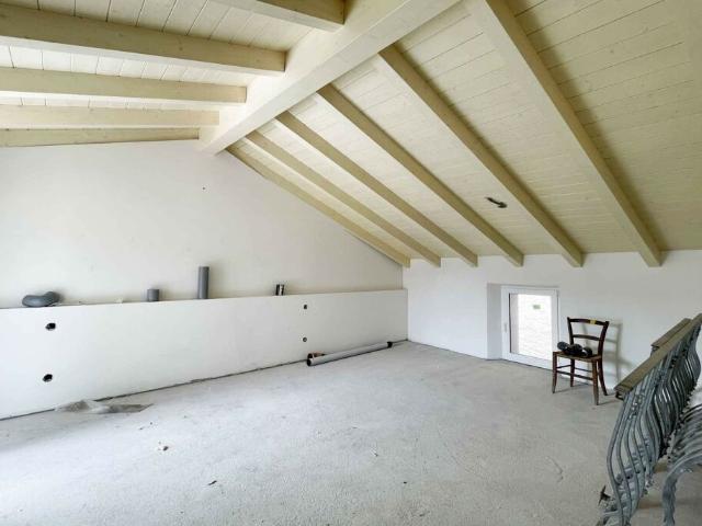 GRANDE CASA 6.5 LOCALI INTERAMENTE RINNOVATA A MIGLIEGLIA