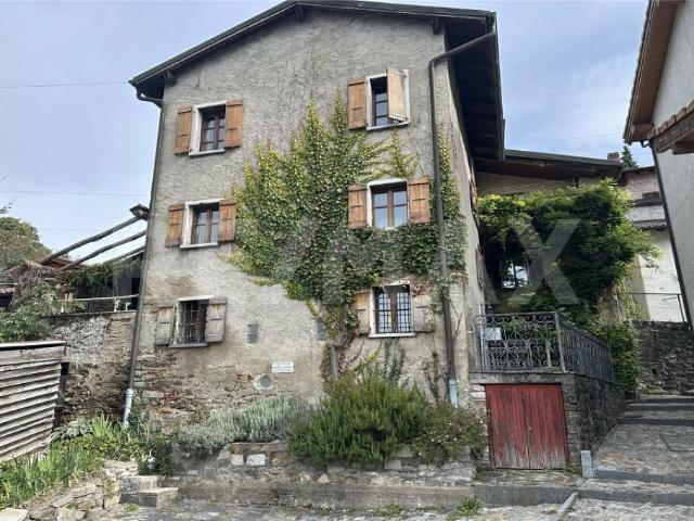 Grande casa di nucleo con vista aperta sulla Valcolla  Certara