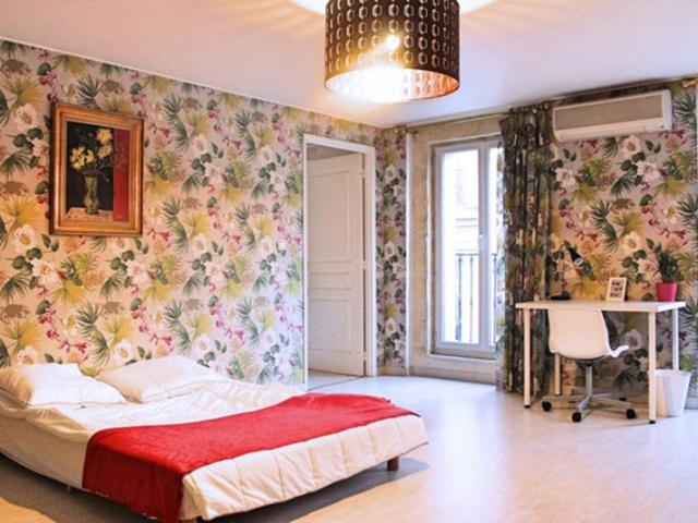 Grande chambre chaleureuse – 25m²