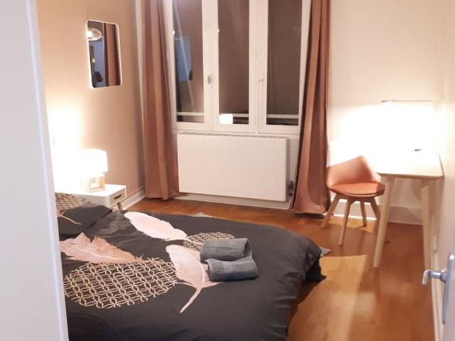 Grande chambre coloc de standing – jeunes actifs