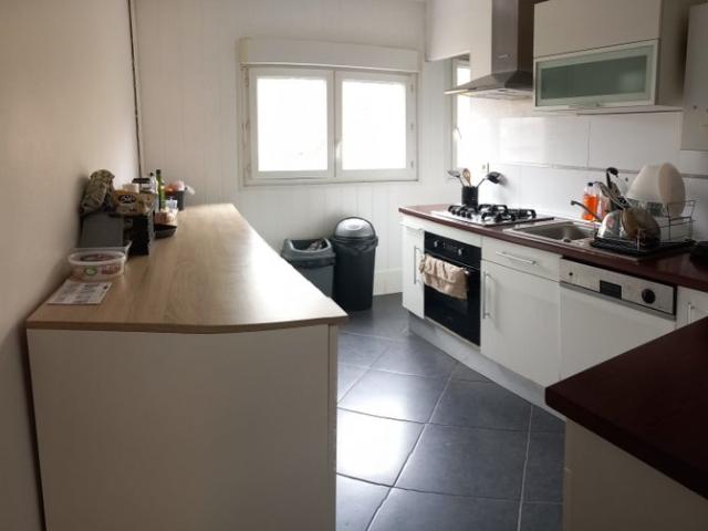 Grande chambre en colocation à Quimper – 20 m²