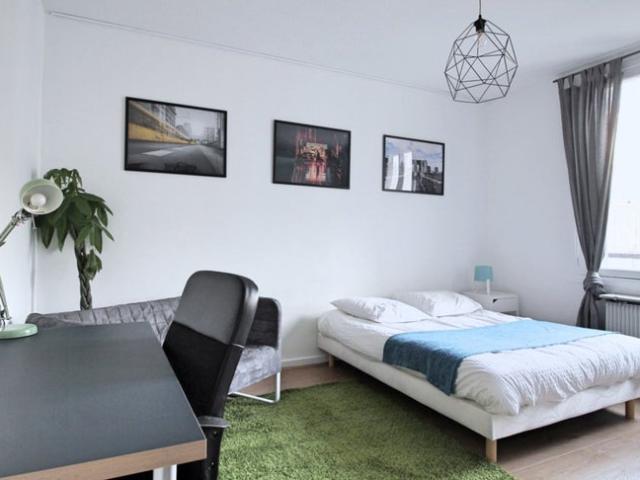 Grande chambre lumineuse – 18m²
