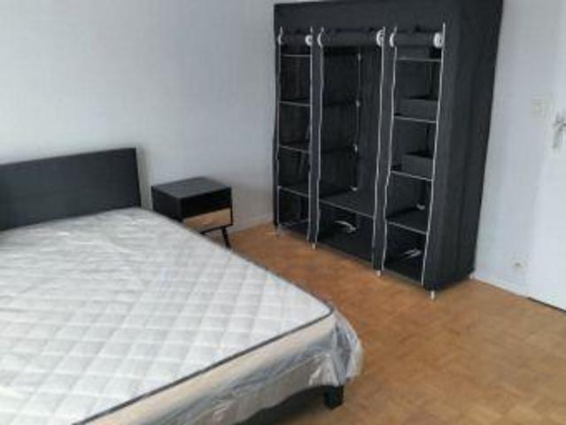 Grande chambre meublée dans colocation Villejean