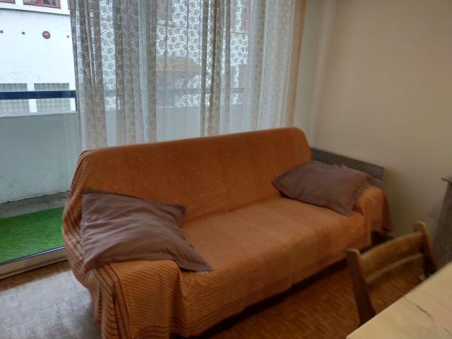 Grande chambre spacieuse au calme