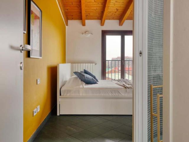 Grande appartamento a Milano, via Pezzotti Bocconi IED