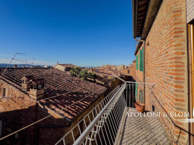 Grande appartamento con balcone panoramico Città della Pie. 305m² Città della Pieve