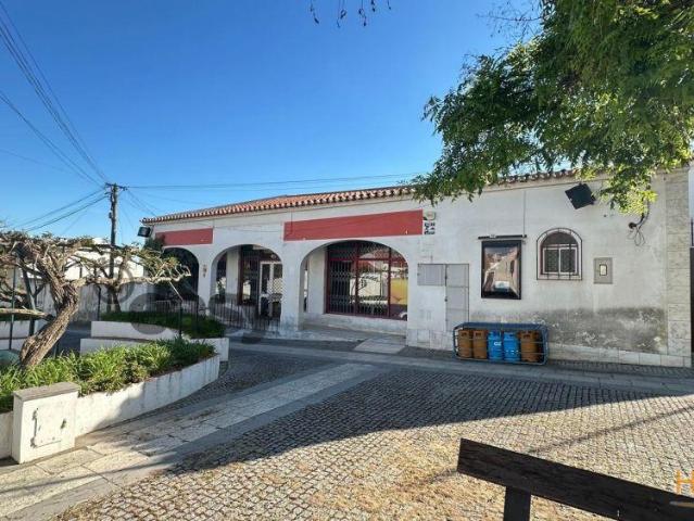Grande Espaço Comercial em Portel | 26064083124