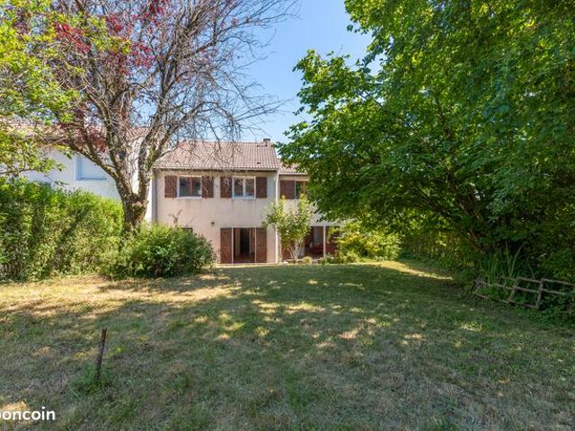 Grande familiale avec logement indépendant et jardin