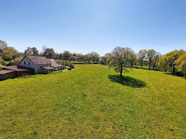 Grande fermette rénovée avec dépendance et terrain de 1,7 ha – Saint Palais 30 min Montluçon