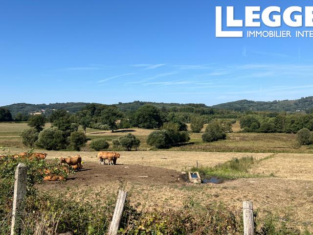 Grande ferme avec deux maisons et plus de 36+ HA de terrain. Vues imprenables. Sans voisins