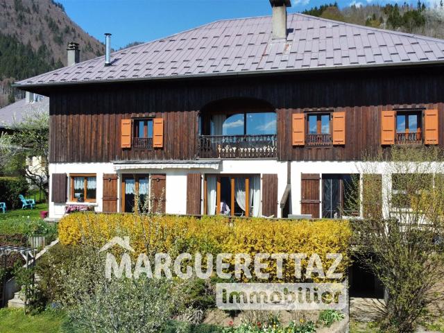 Grande ferme sur le coteaux sud de Taninges 265m² Taninges Praz de Lys Sommand