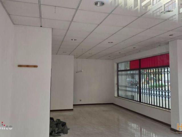 GRANDE OPORTUNIDADE Loja bem localizada, com duas frentes! | 26084080366