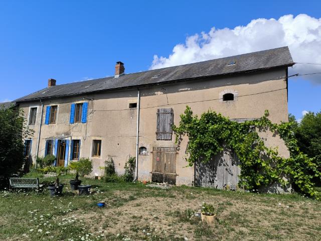 GRANDE LONGERE AU COEUR DU MORVAN