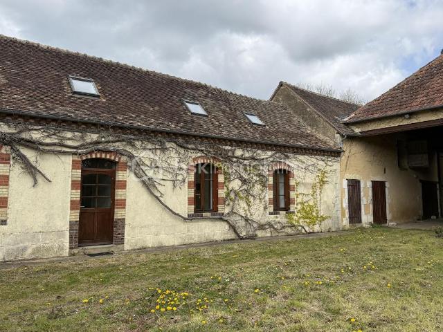 Grande longère avec dépendances sur parcelle de 4700 m² – Nogent le Bernard 35 min du Mans