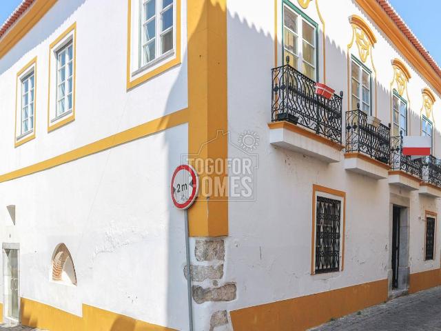 Grande Moradia com Vários Apartamentos no Centro Histórico d. 748m² Beja Salvador e Santa Maria da Feira