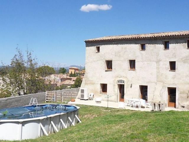 Grande Magnanerie proche du centre sur terrain +940m2