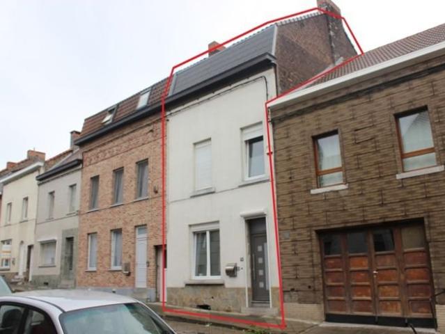 Grande maison minimum 3 chambres avec extérieur