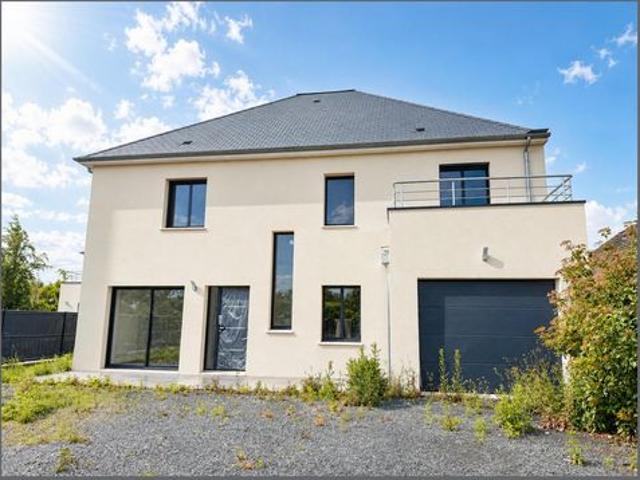 Grande maison neuve de 2025, 4 chambres et un bureau