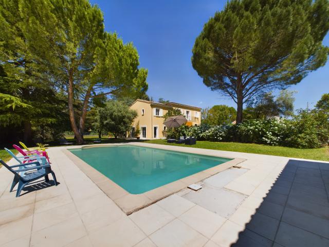Grande maison avec 7 chambres à vendre à Montélimar