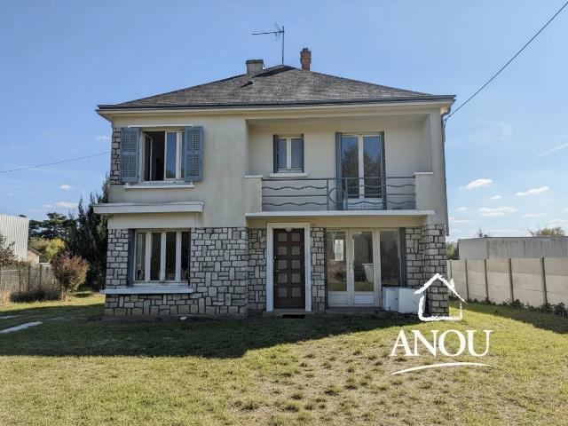 GRANDE MAISON AVEC 5 CHAMBRES ET VASTE PARCELLE