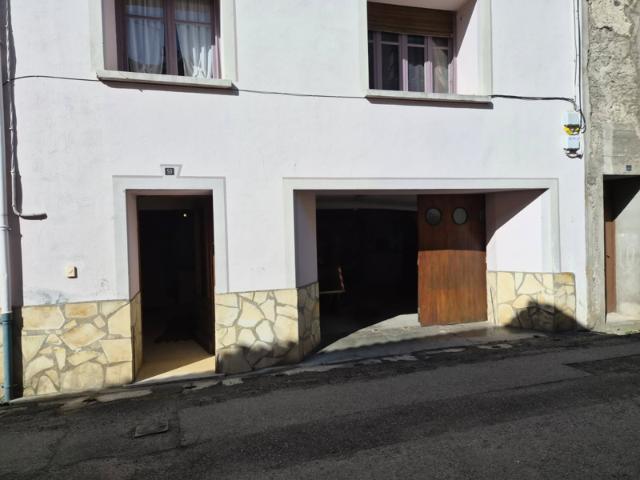 Grande maison avec beau potentiel en chambres d'hôte ou gite