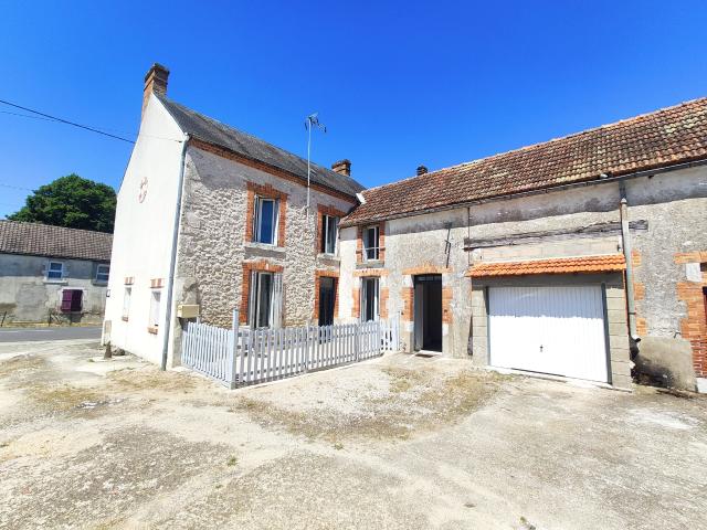Grande maison avec dépendances à Lailly en Val