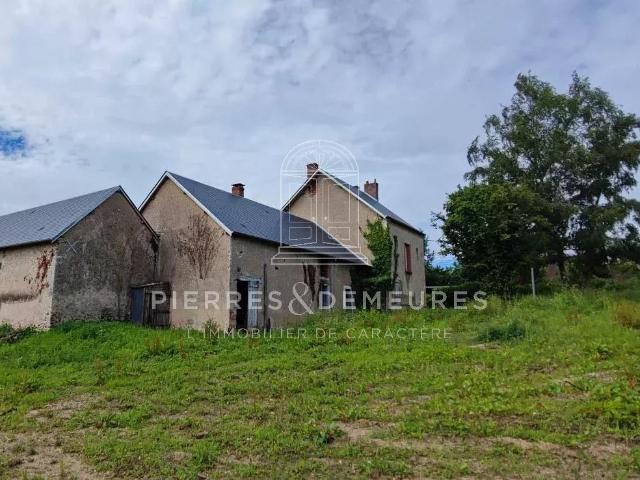 Grande Maison Avec Dependances En Pierre 116m² Bourges