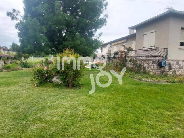 Grande maison avec sous sol intégral sur 973m² jardin