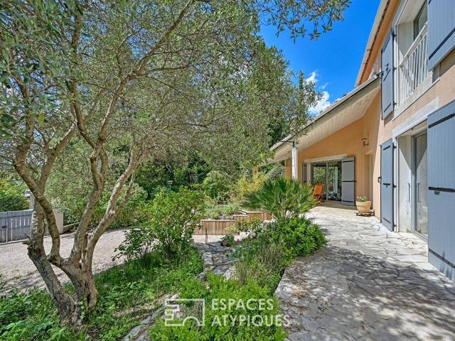 Grande Maison avec ses annexes au calme tout proche du centre d