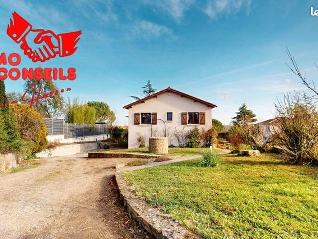 Grande maison avec un studio sur un terrain de 2340 m2