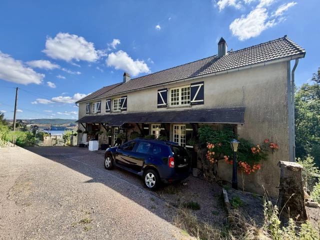Grande maison avec vue imprenable à vendre dans le Morvan