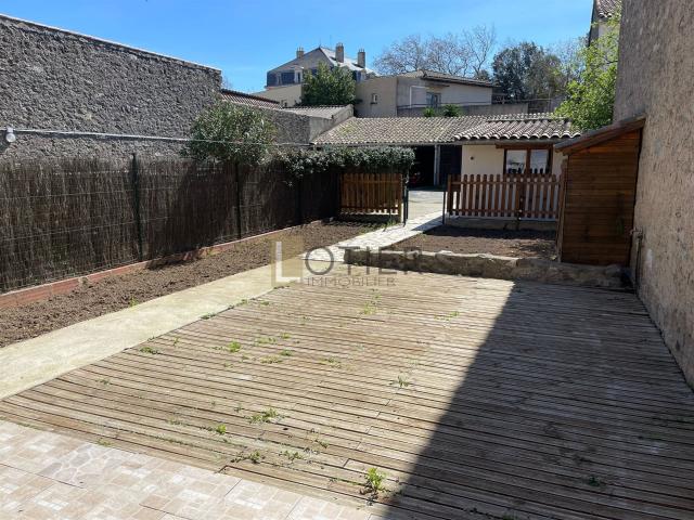 Grande maison à Capendu avec jardin, garage et dépendances 136m² Capendu