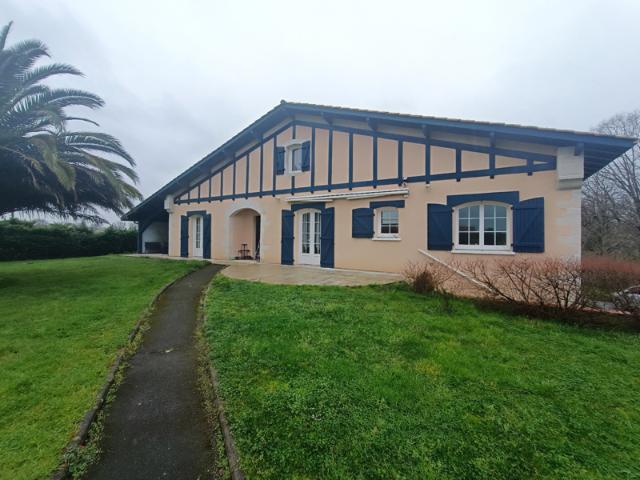 GRANDE MAISON A LOUER