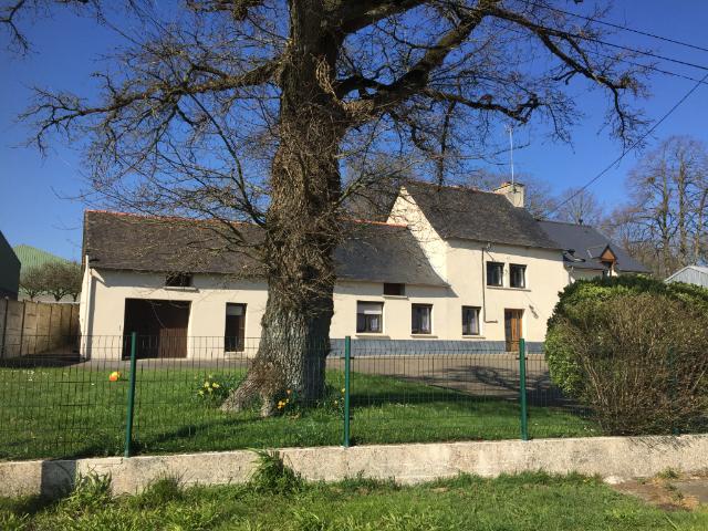 Grande maison à louer 875 € par mois à Crevin