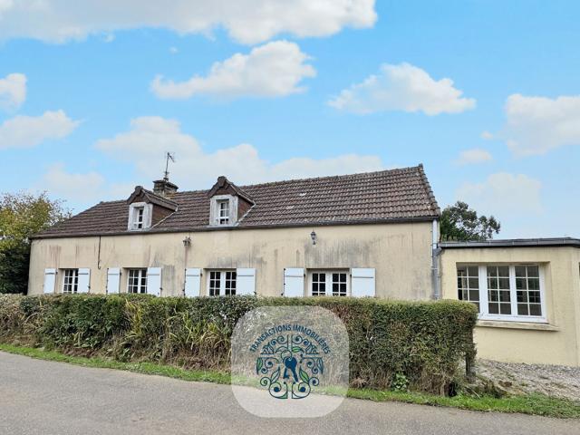 Grande maison à rénover, en campagne. Ag. du Donjon
