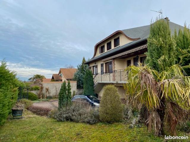 Grande maison à rénover, idéale investisseur