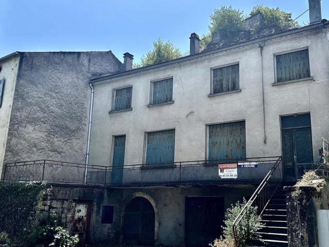 Grande maison à rénover Possibilité de créer deux appartements