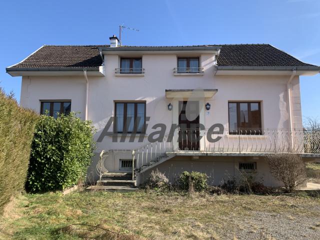 GRANDE MAISON 'ANNEES 20' à rafraichir