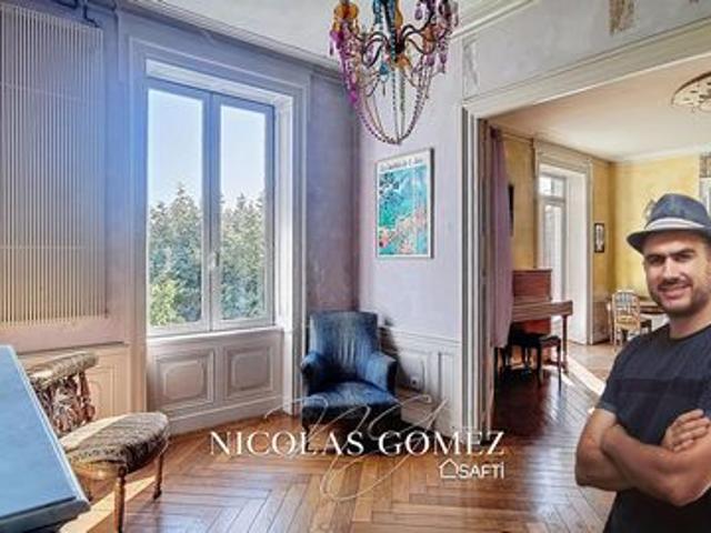Grande maison bourgeoise de 247 m² proche gare Saint Germain Au Mont d'Or