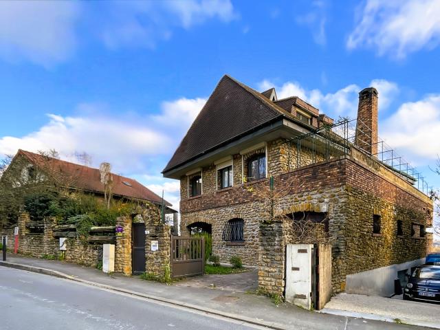 GRANDE MAISON COMPOSEE DE 4 LOGEMENTS IDEAL GRANDE FAMILLE OU LOCATIONS COURTES DUREES