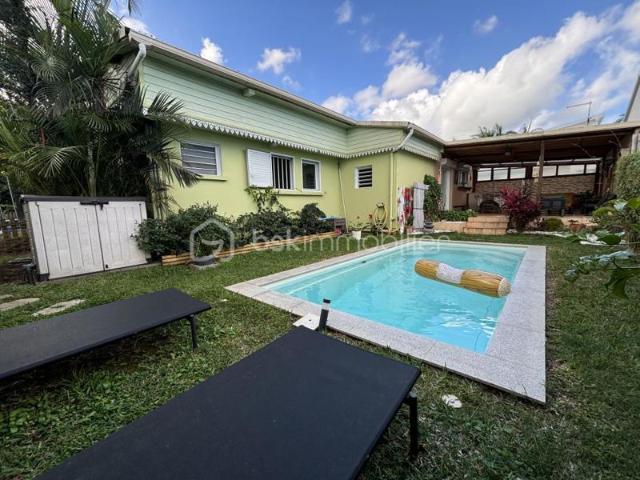 Grande maison créole avec piscine à Saint Pierre