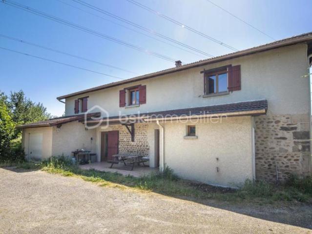 Grande maison dauphinoise de caractère avec gîte indépendant